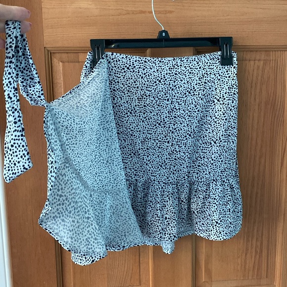 Shein Size Small Women's Teen Black and White Polka Dot Wrap Skirt - Picture 5 of 11